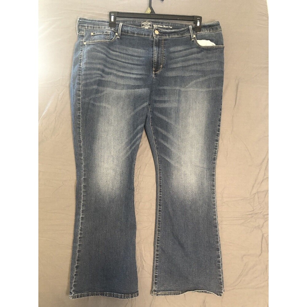 Signature Levi Women’s Jeans Size 24